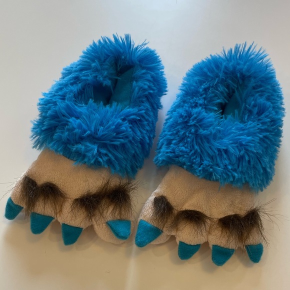Toddler slippers, Monster feet, slip-ons, Halloween costume, stinky hairy feet - Picture 2 of 7